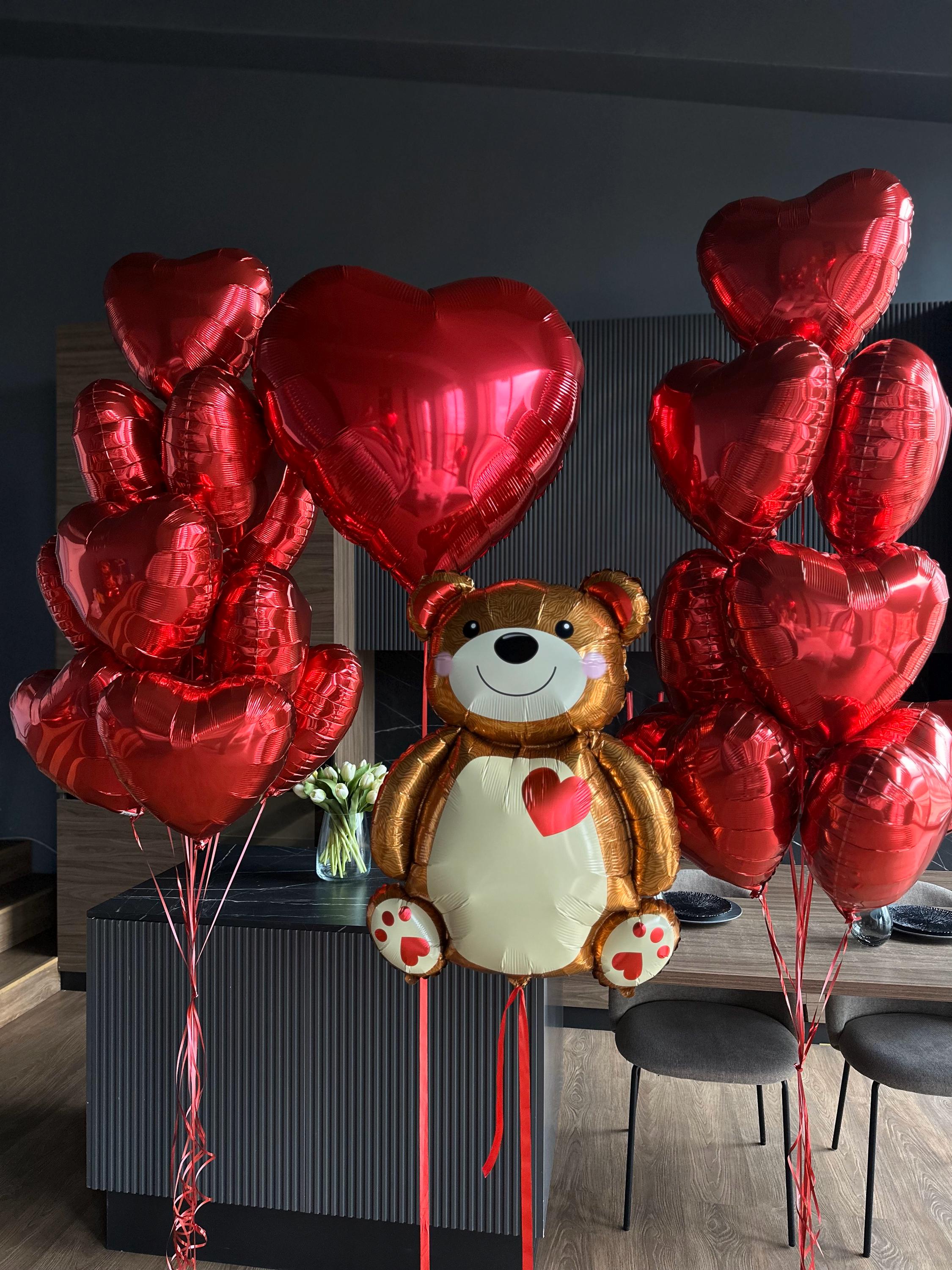 Red Heart Balloons: Valentine's Day Foil Mylar Decor