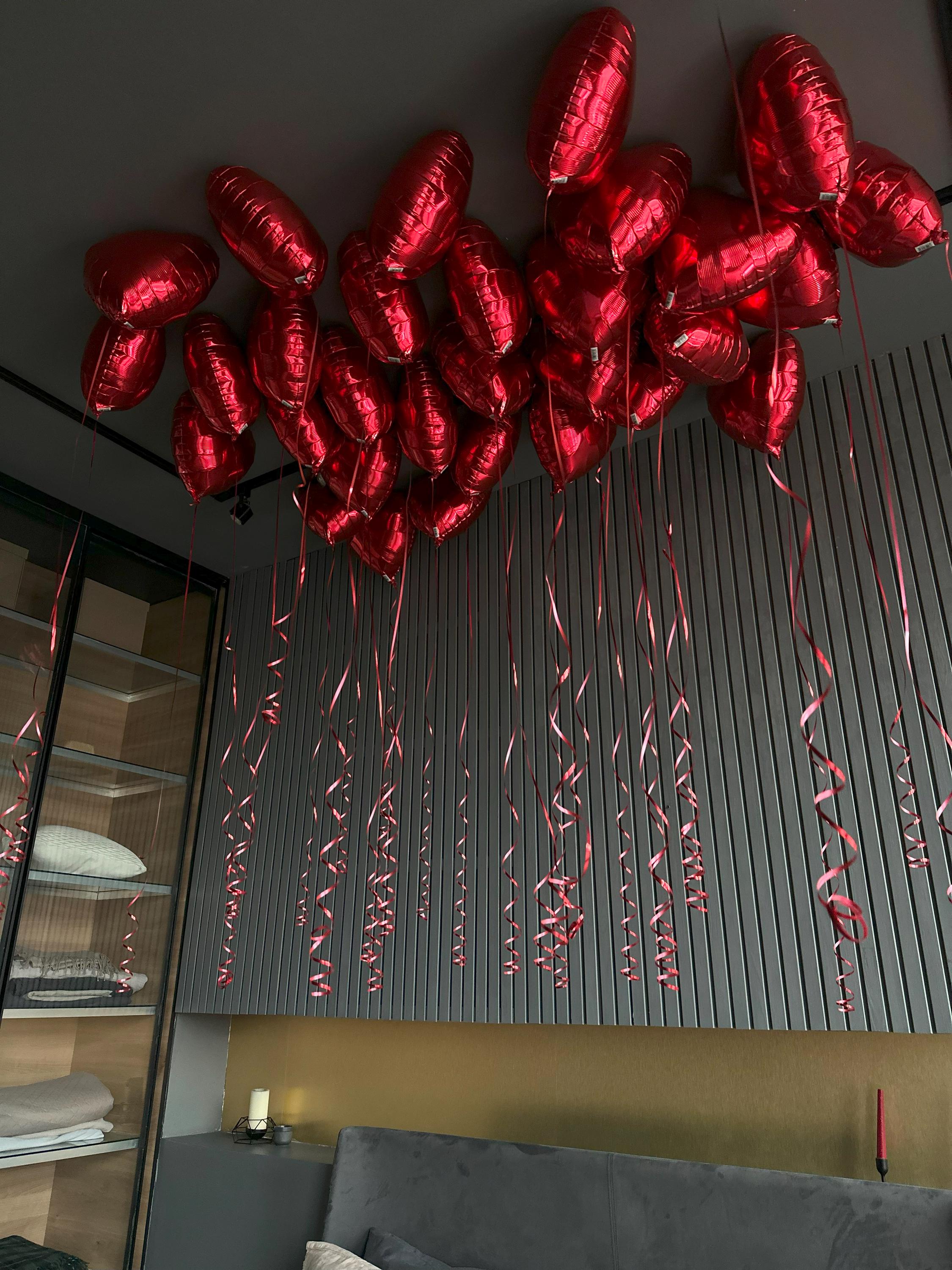 Red Heart Balloons: Valentine's Day Foil Mylar Decor