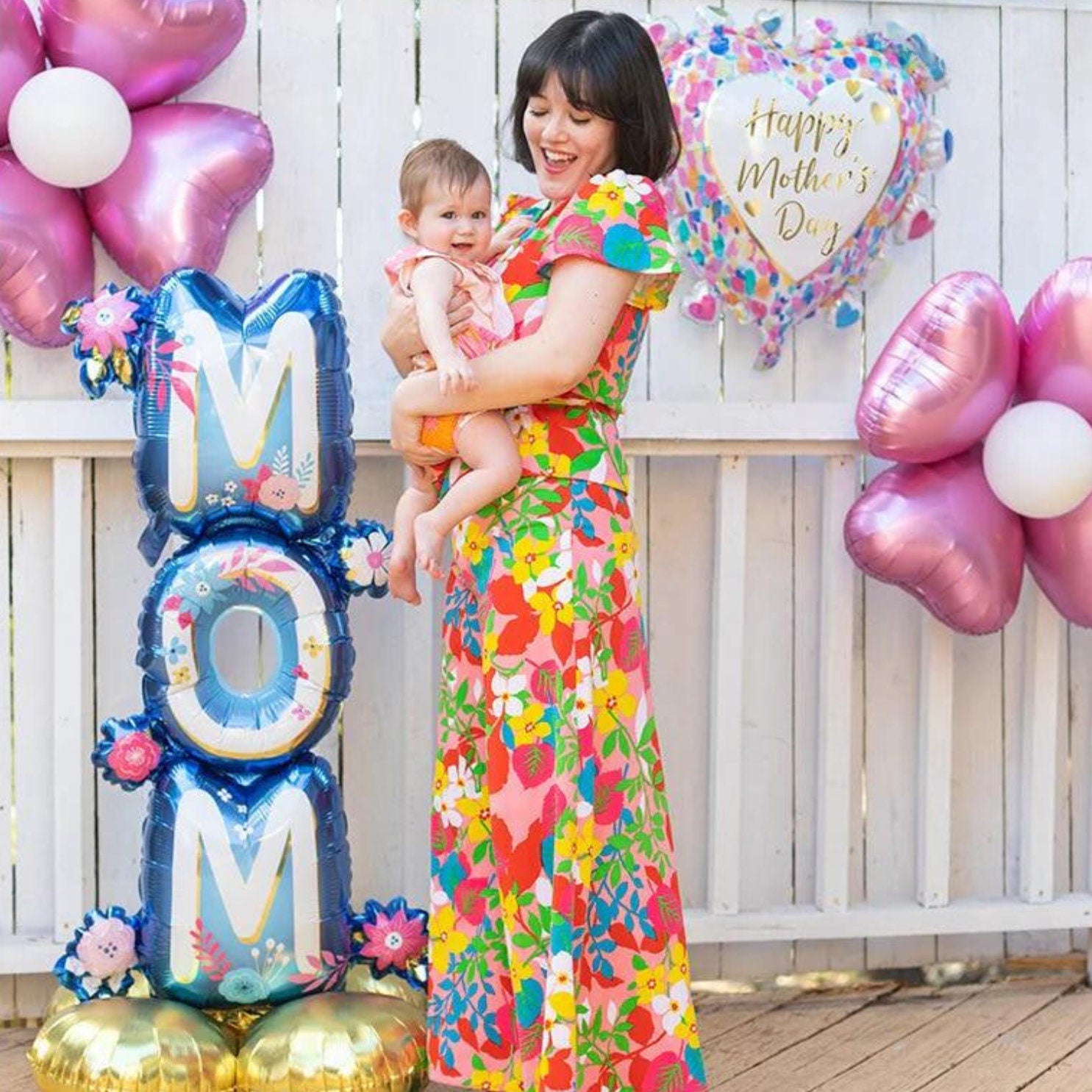 Happy Mother's Day Foil Balloons: Floral Heart Decorations