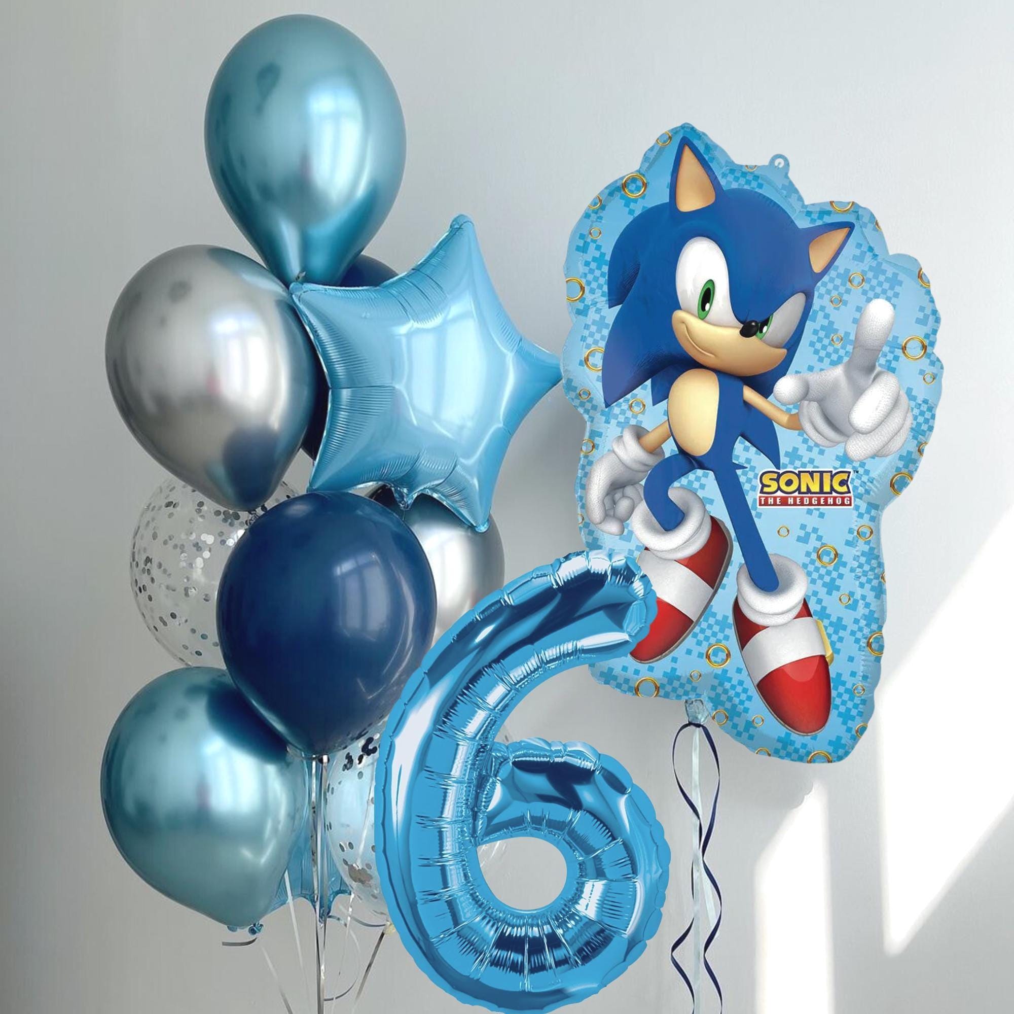 Balloon bouquet with Sonic the Hedgehog character and number 6 balloon 